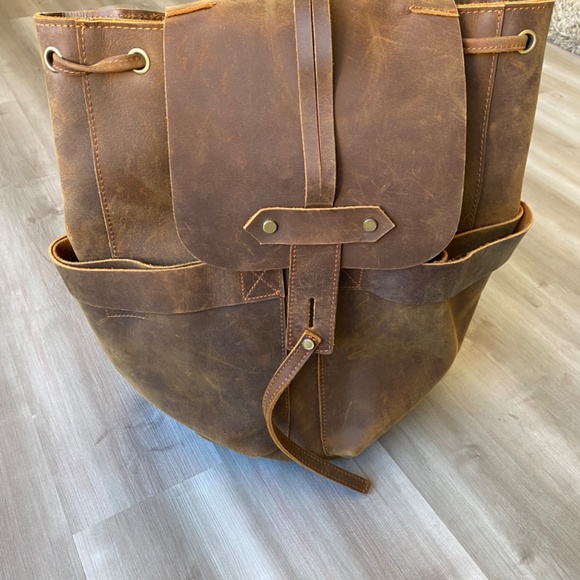 Backpack - Picture 3 of 4